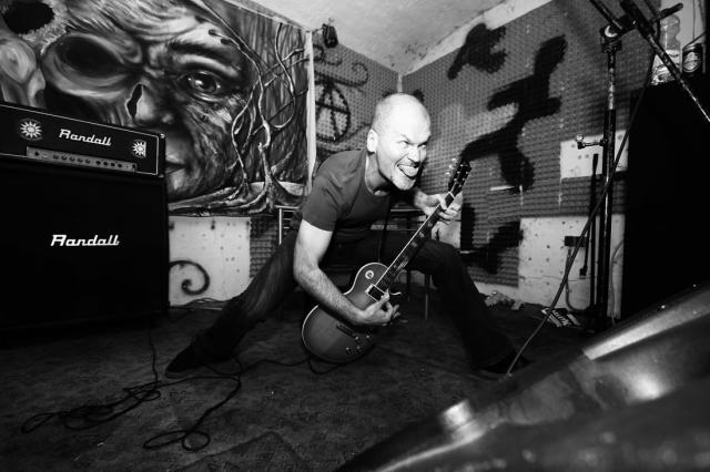 DAMIR AVDIĆ (BiH, hardcore,punk,blues)+  UNKILLED WORKER MACHINE (Češka, heavy noise rock)